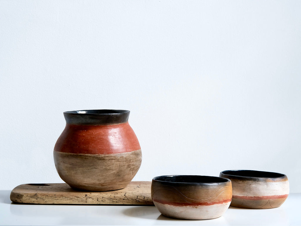 Set of ceramic bowls and vase 