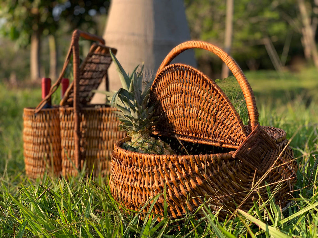 Wicker picnic basket with lid